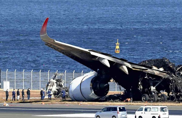 Quy trình điều tra vụ tai nạn máy bay Nhật Bản phức tạp- Ảnh 1.
