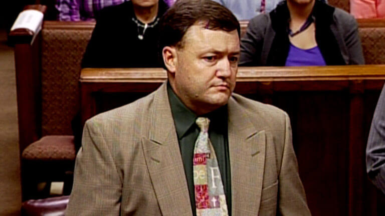 Matt Baker ra tòa năm 2010. Ảnh: CourtTV
