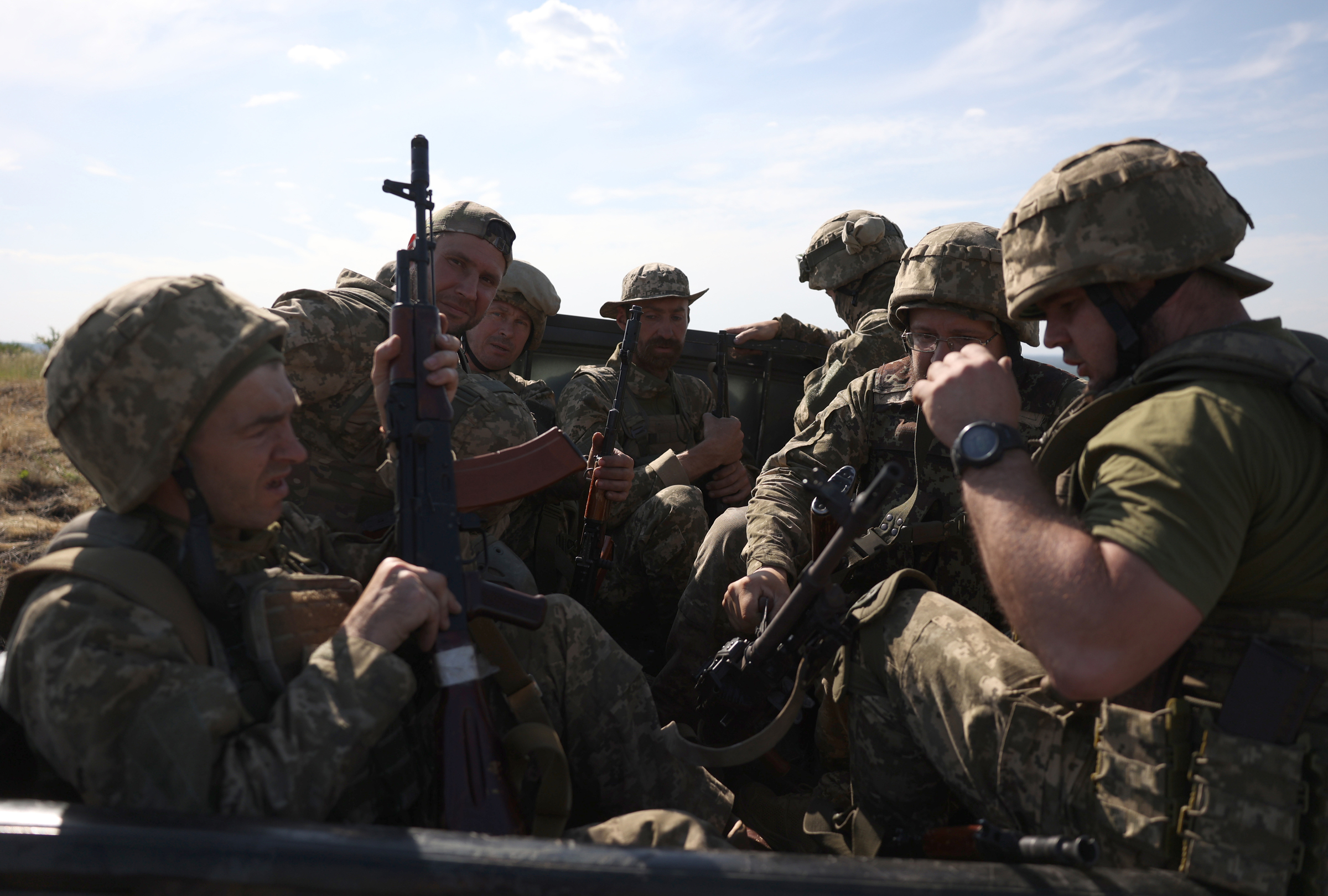 Binh sĩ Ukraine huấn luyện gần tiền tuyến ở Donetsk hồi tháng 6/2023. Ảnh: AFP