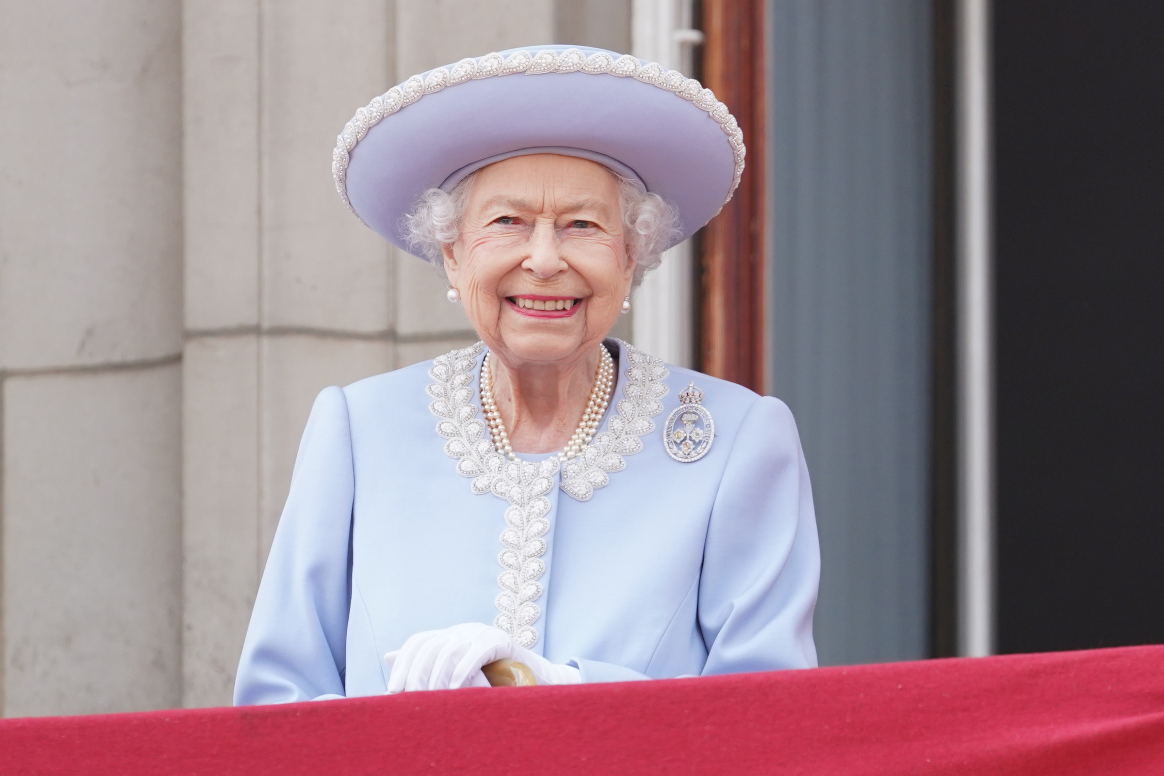 Nữ hoàng Elizabeth trên ban công Điện Buckingham hồi tháng 6/2022. Ảnh: AFP