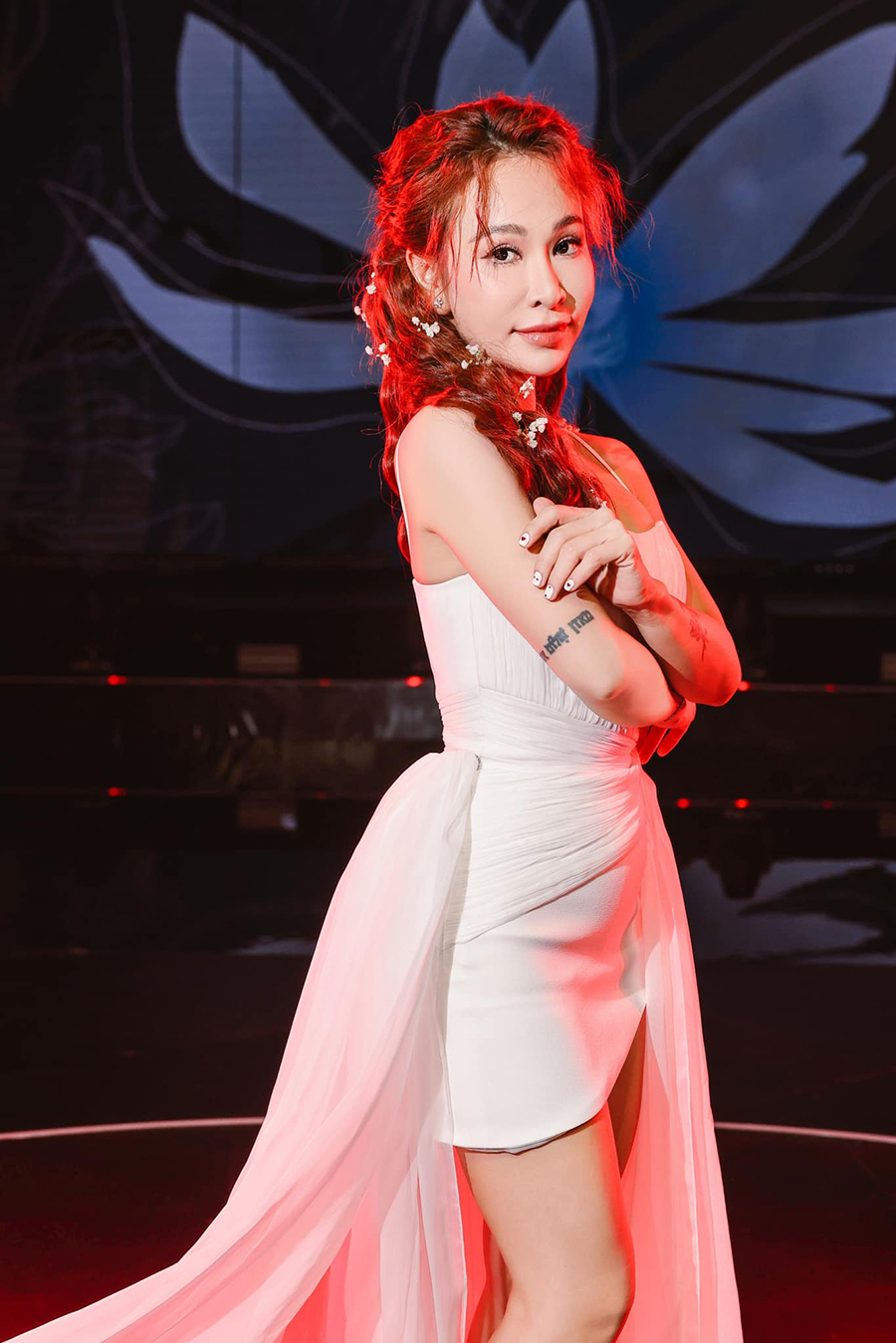 Uyên Linh theo đuổi phong cách gợi cảm ở show Đạp gió - 5