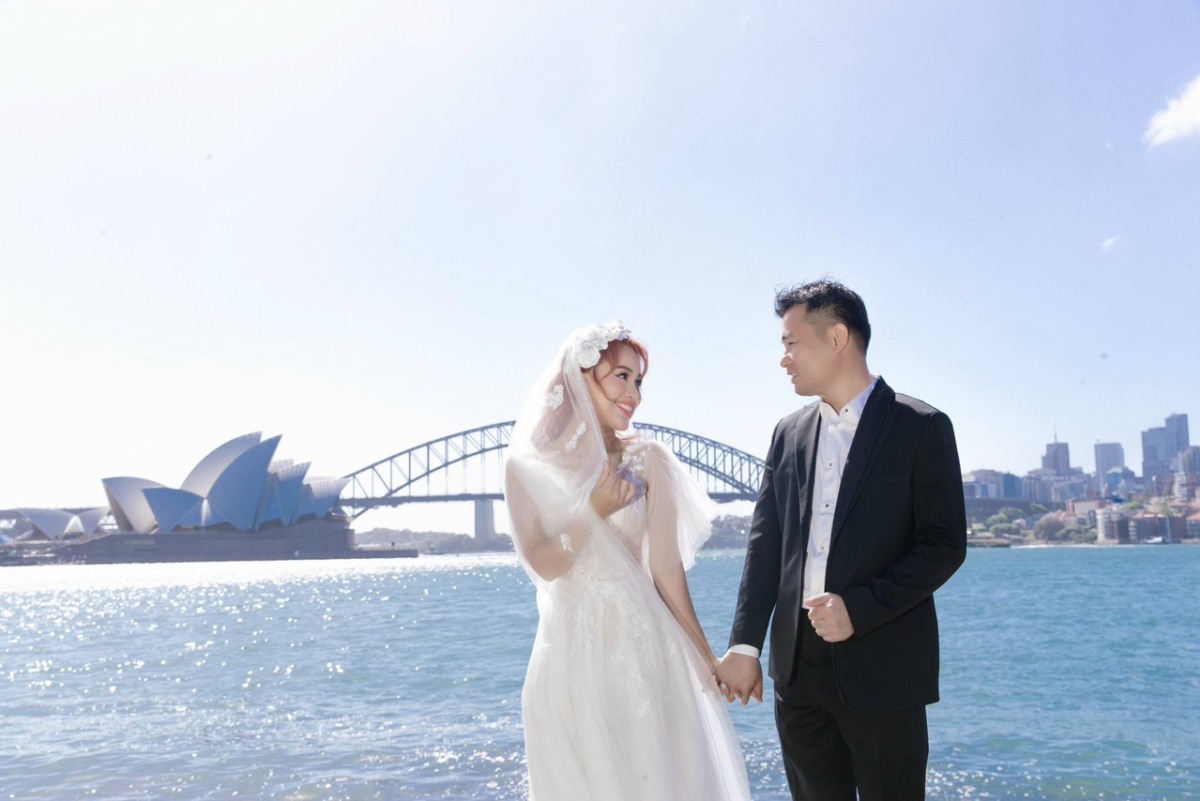 Ảnh cưới của Vân Hugo và chồng chụp ở Australia, tung hồi tháng 11/2023. Ảnh: Nhân vật cung cấp