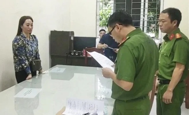 Cô đồng "đúng nhận, sai cãi" Trương Thị Hương tiếp tục bị khởi tố- Ảnh 1.